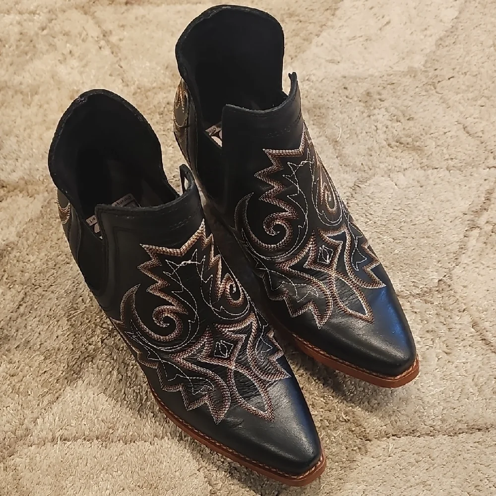 Durango Women's Crush™ Raven Black Western Booties DRD0402 Sz 6.5M